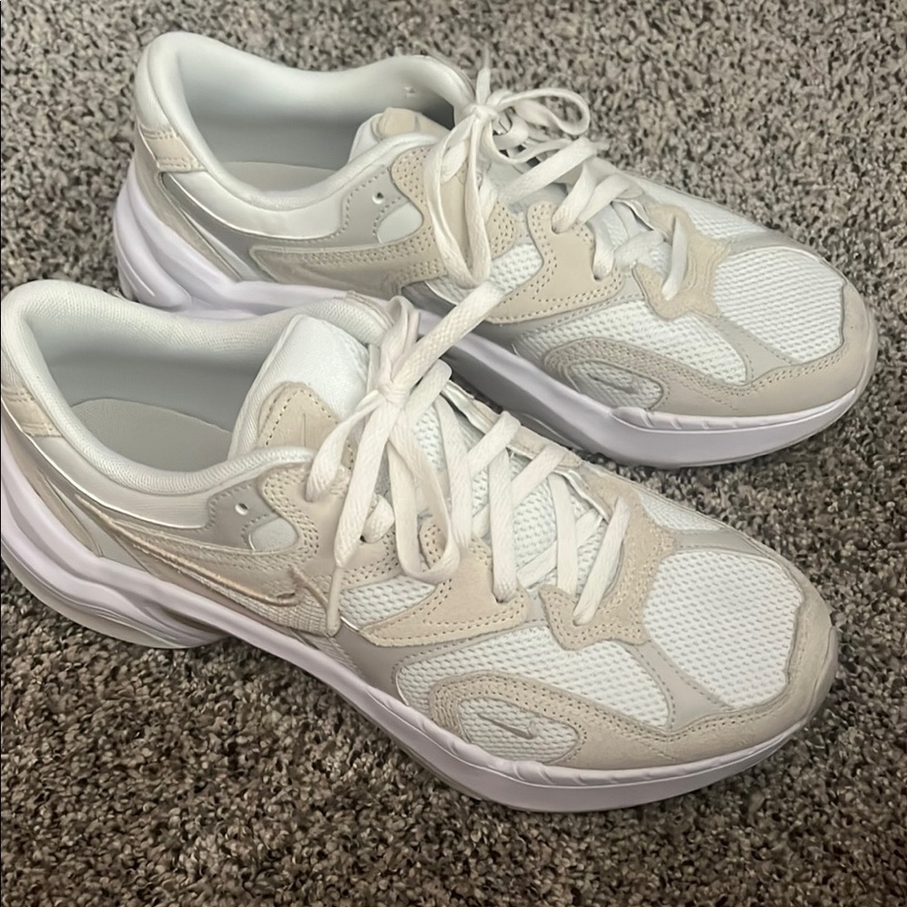 Women’s Nike AL8